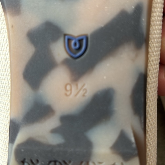 NEW Rothy’s 9.5 - Picture 4 of 4